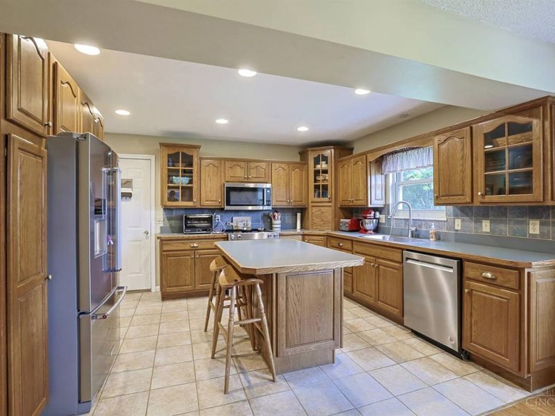 2061 Edinburg Lane, Fairfield, OH 45014 Photo 10