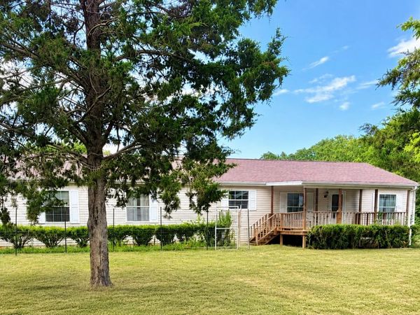 880 County Road 322 , Koshkonong, MO 65692