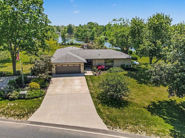 47233 CR 380, Grand Junction, MI 49056