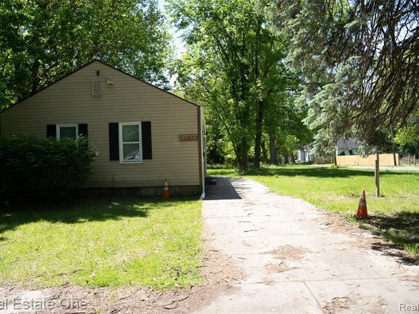 22675 Santa Maria Street, Detroit, MI 48219