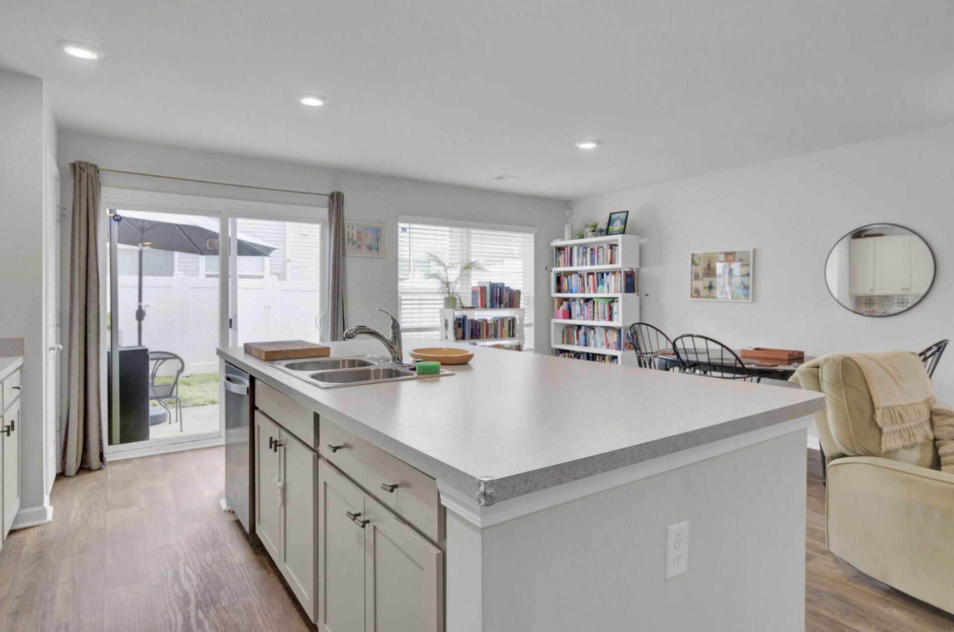 102 Rosefield Court Photo 16