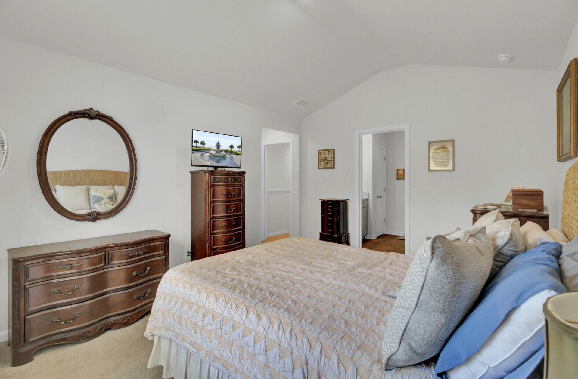102 Rosefield Court Photo 23