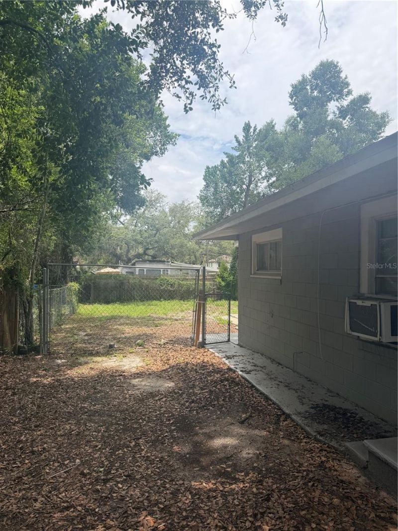 10018 N 14th Street , Tampa, FL 33612 Photo