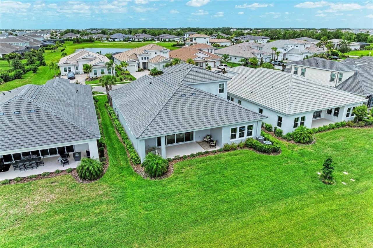 17725 Roost Place, Lakewood Ranch, FL 34211 Photo