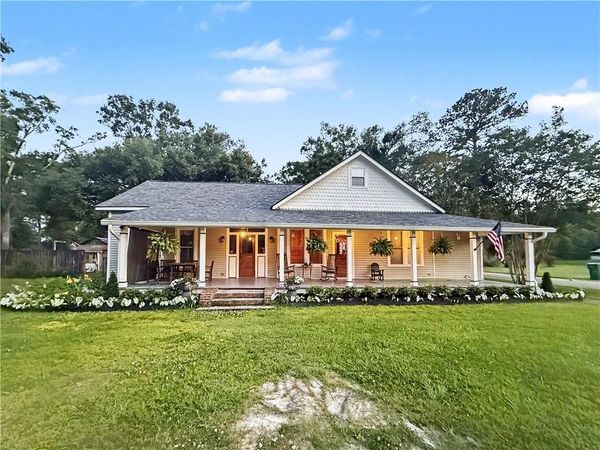 24900 1ST Street, Holden, LA 70744
