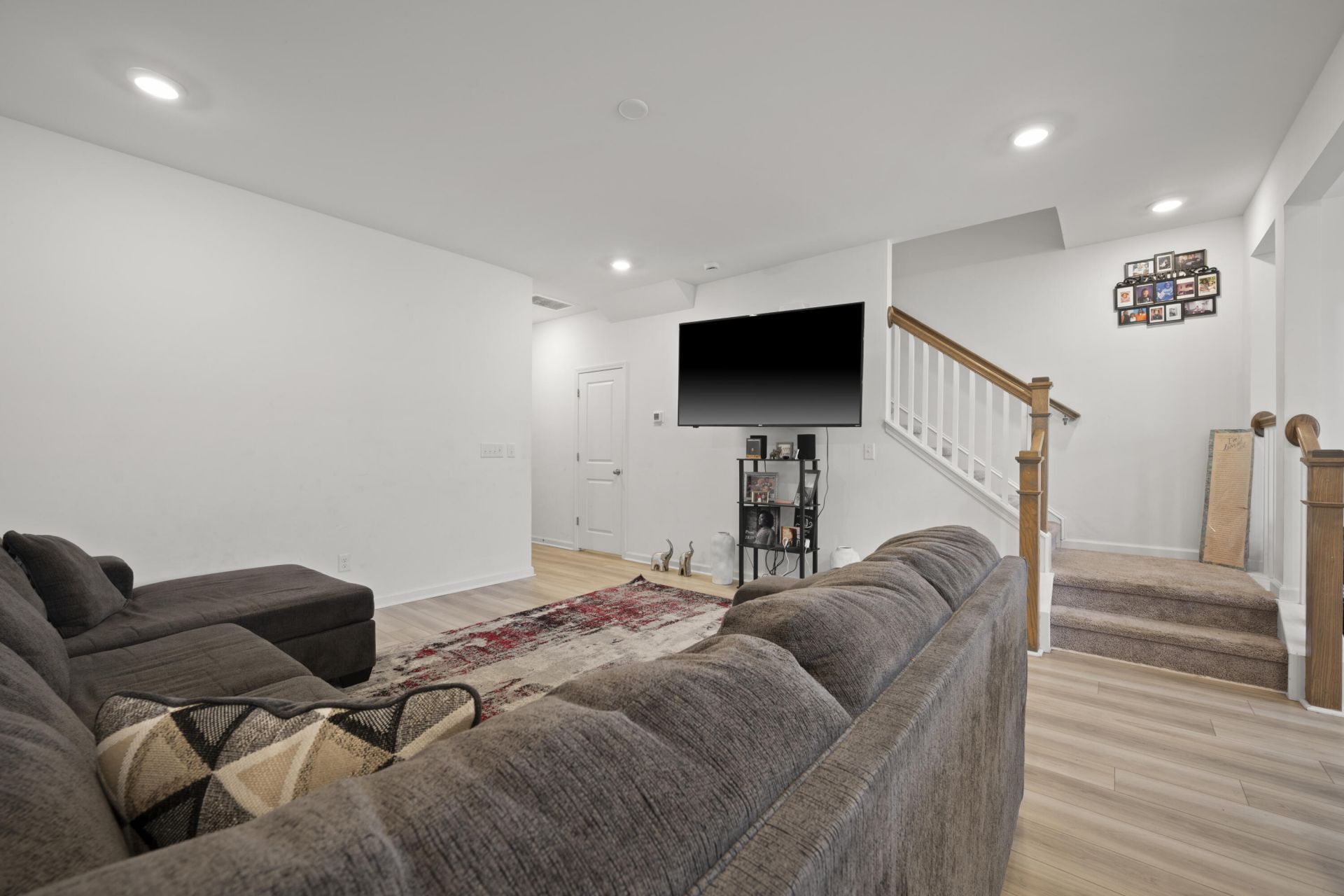 492 Trotters Lane Photo 11
