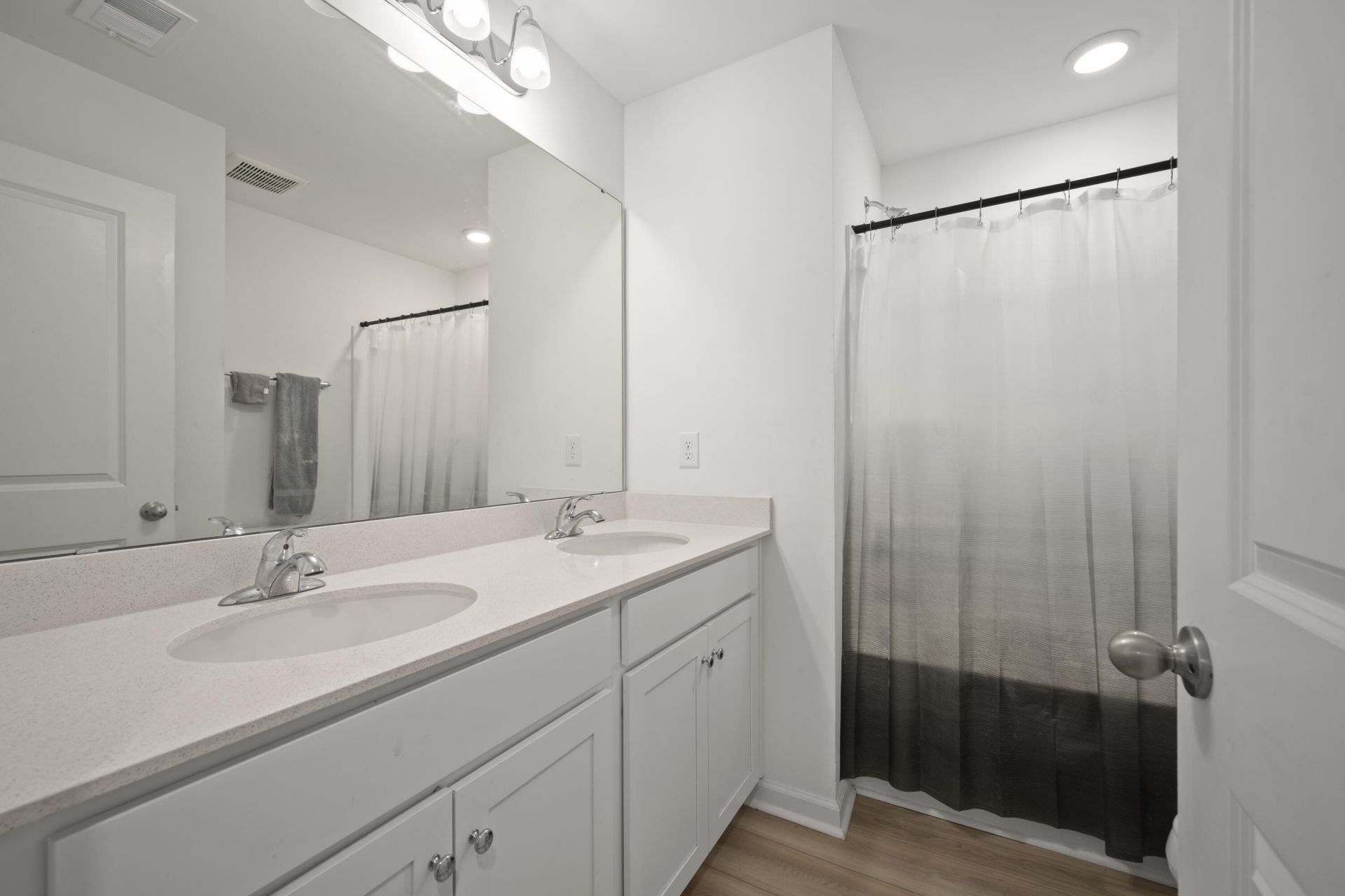 492 Trotters Lane Photo 32