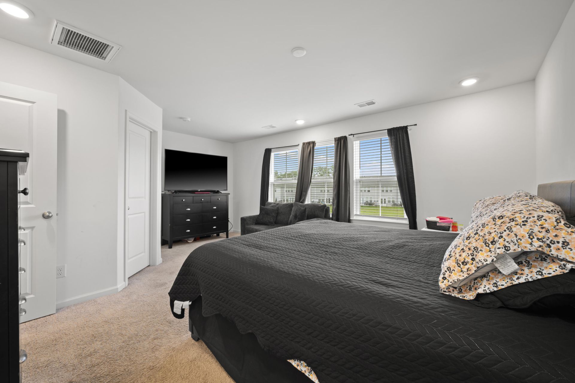 492 Trotters Lane Photo 35
