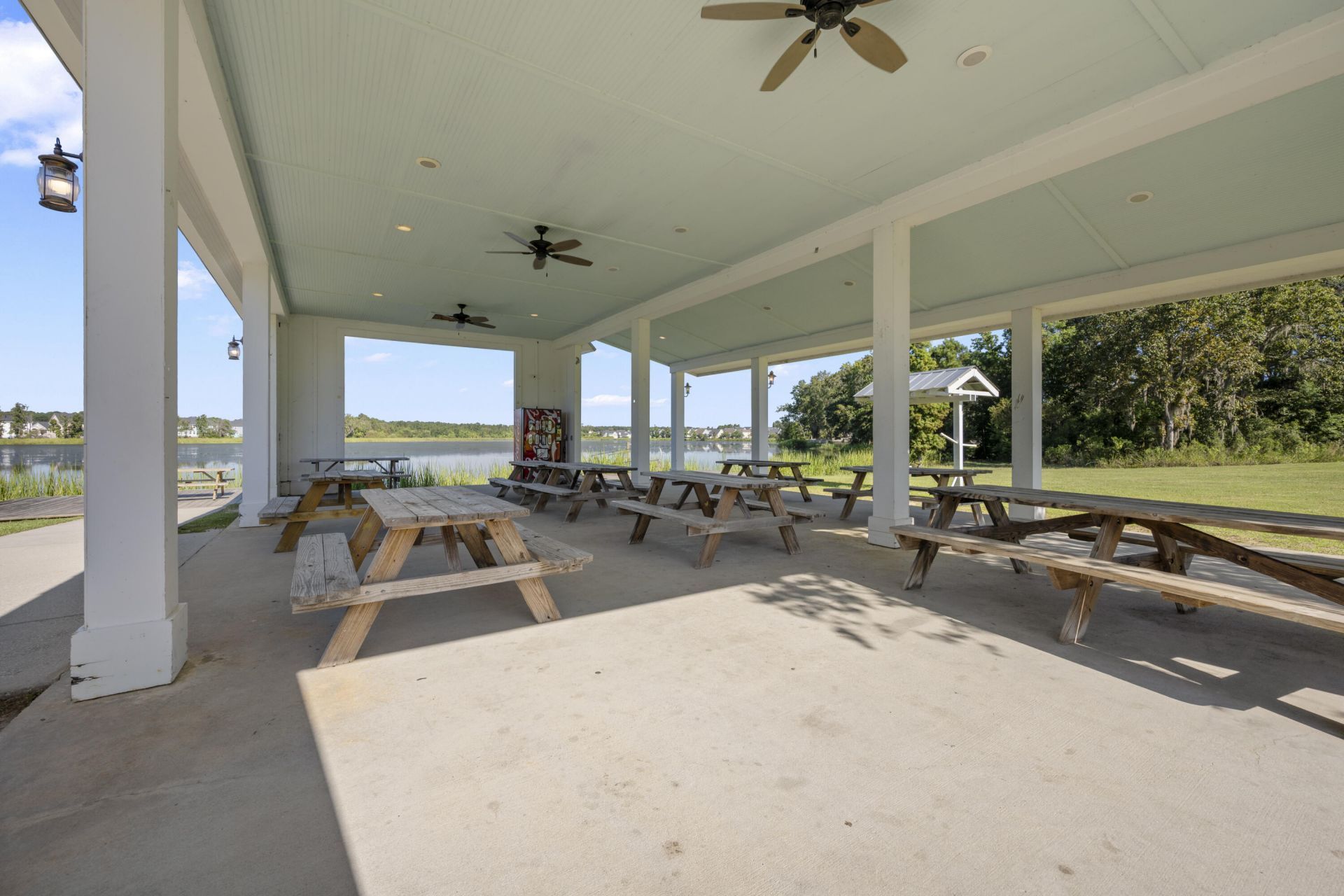 492 Trotters Lane Photo 59