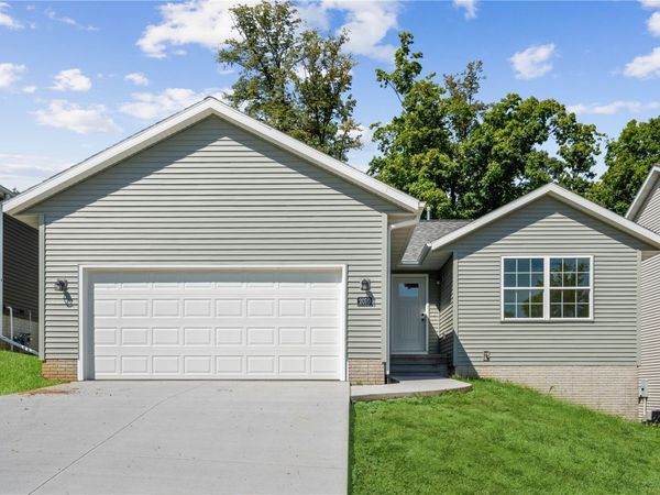 2026 Sugar Creek Drive NW, Cedar Rapids, IA 52405