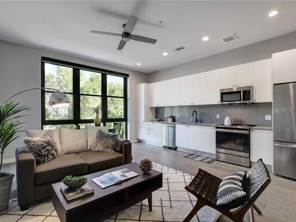 800 Embassy DR, Unit 209, Austin, TX 78702