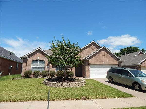 4836 Gloucester Drive, Grand Prairie, TX 75052