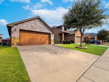 5505 Thunder Bay Drive, Fort Worth, TX 76119