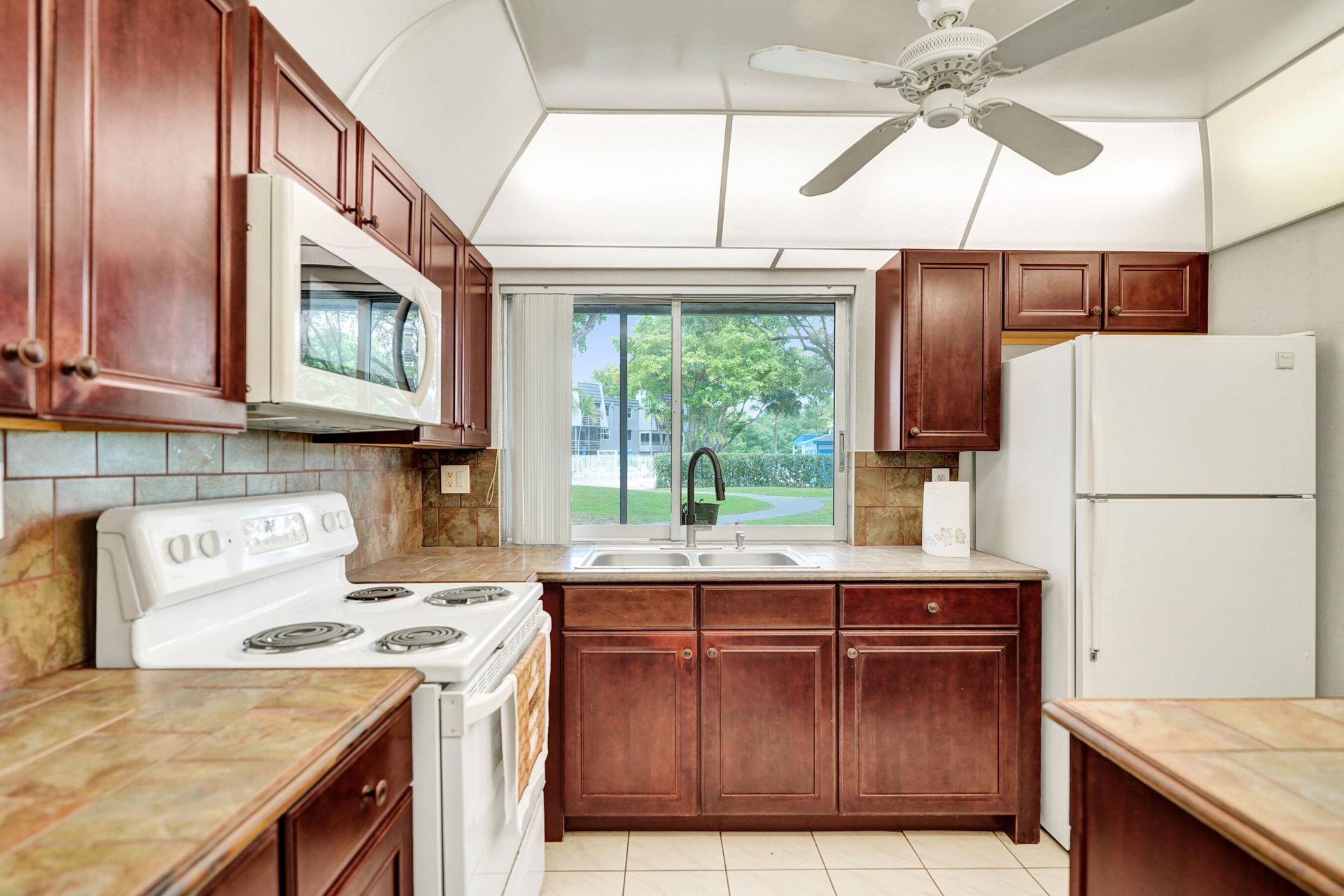 9080 Lime Bay Boulevard, Tamarac, FL 33321 Photo