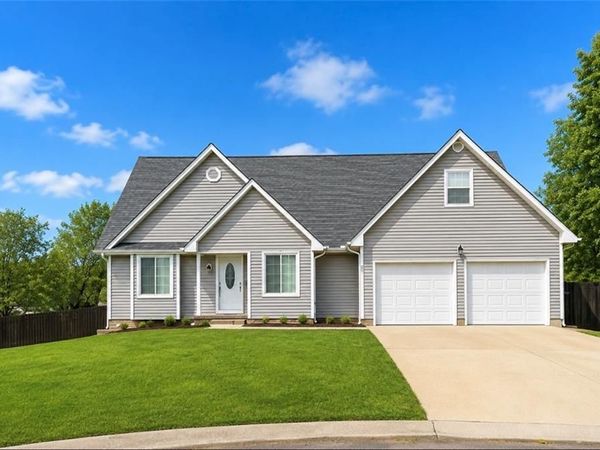 4521 Park Ten Court, Leavenworth, KS 66048