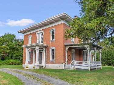 546 Castle Street , Geneva, NY 14456