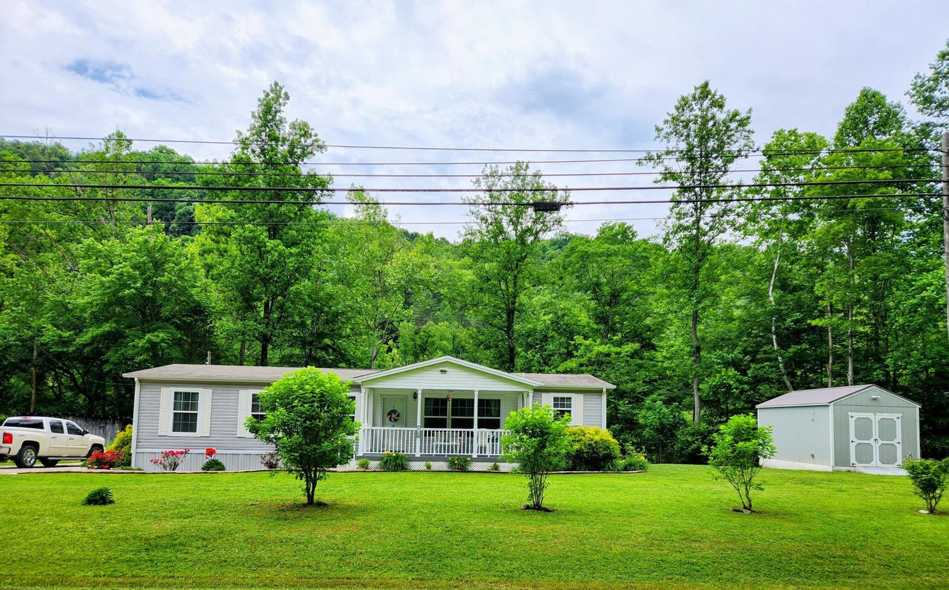 17108 Kentucky 28 , Buckhorn, KY 41721
