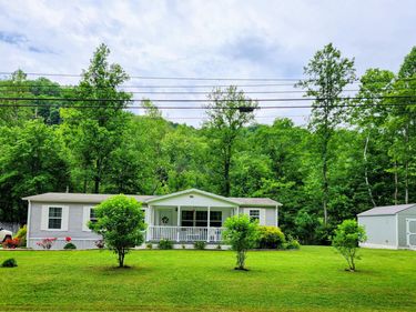17108 Kentucky 28 , Buckhorn, KY 41721