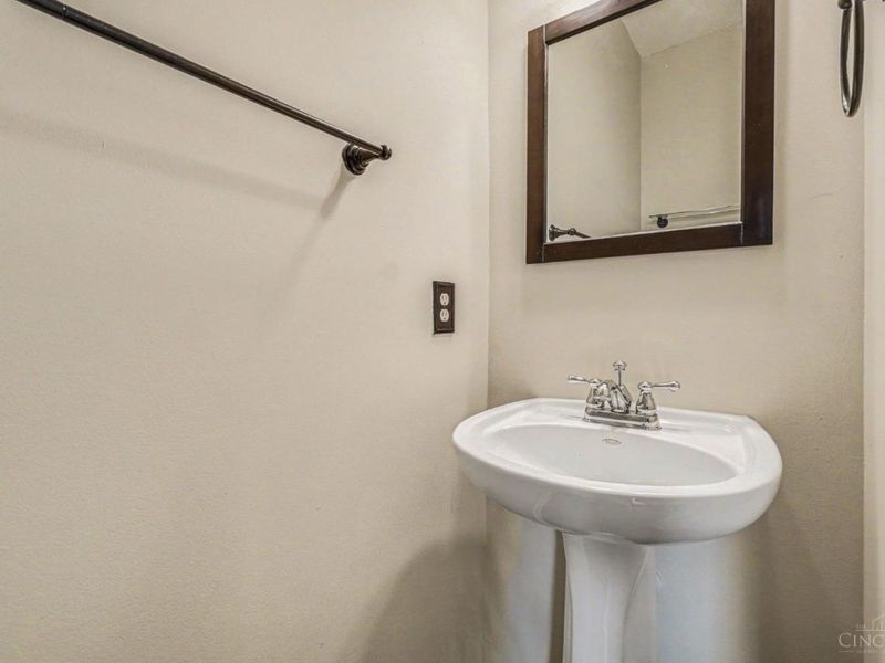 6887 Erie Drive, Maineville, OH 45039 Photo 12