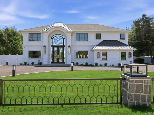72 Haypath Road , Bethpage, NY 11714