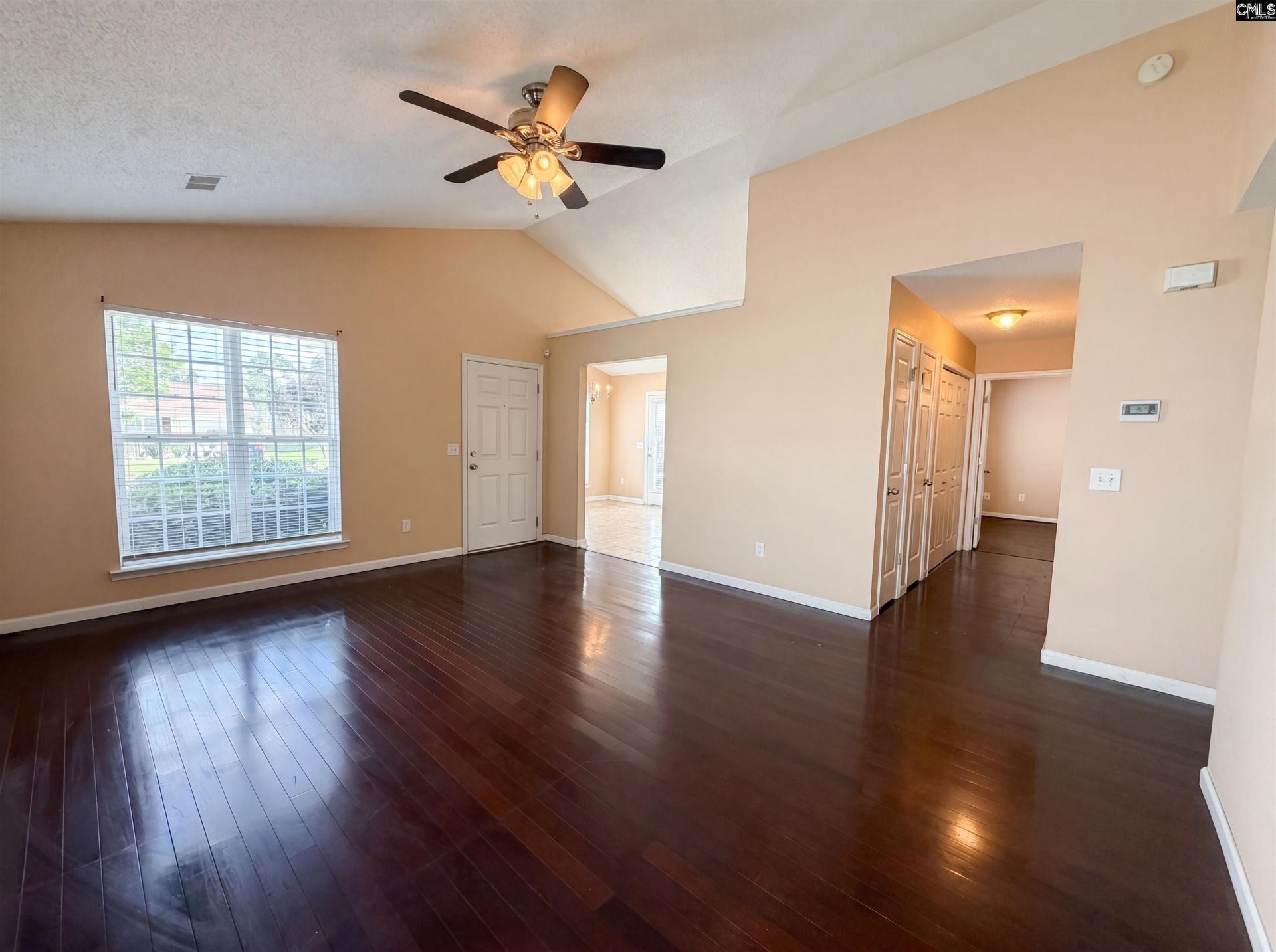 316 Legend Oaks Drive  Photo 10