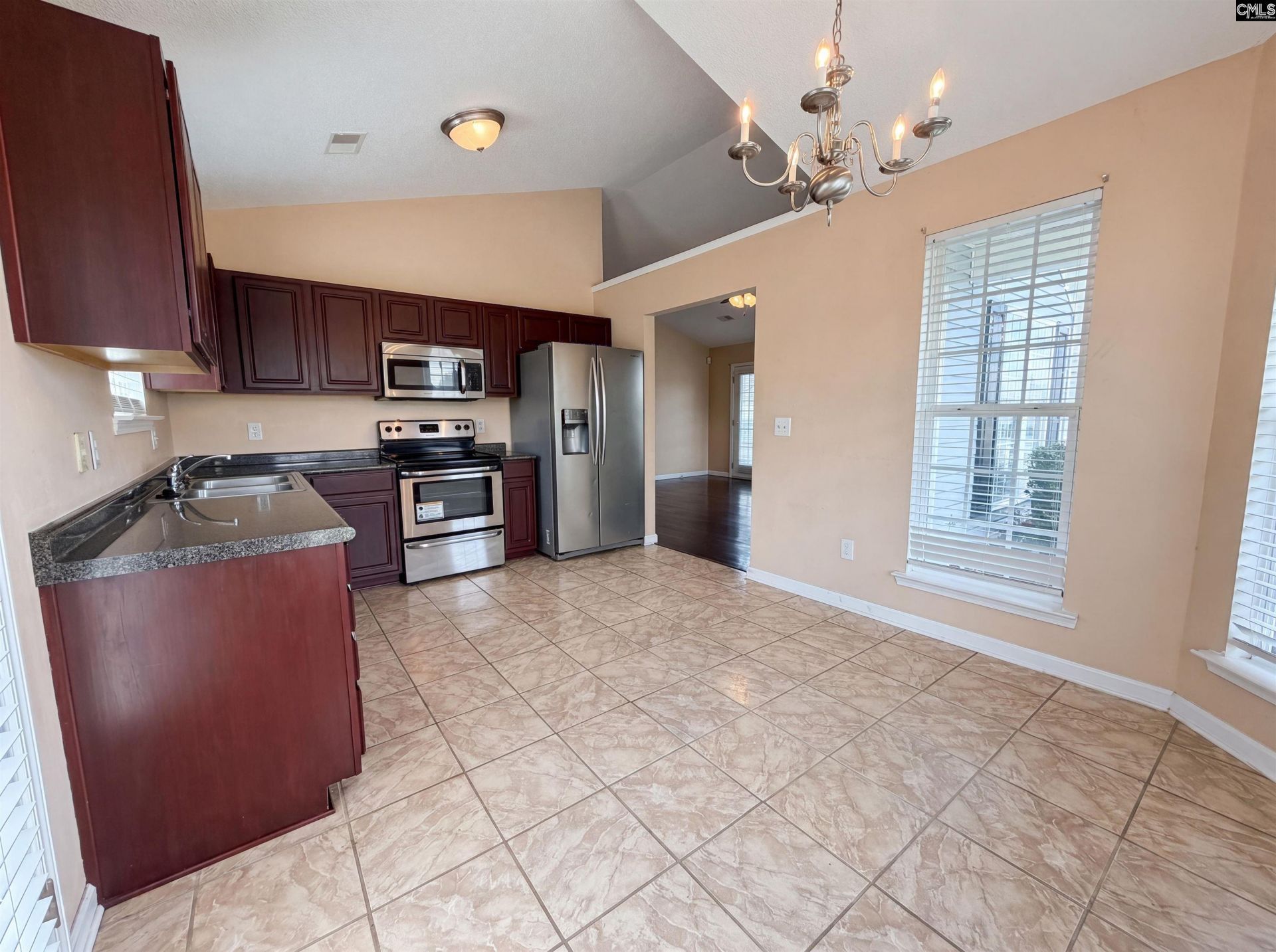 316 Legend Oaks Drive  Photo 11
