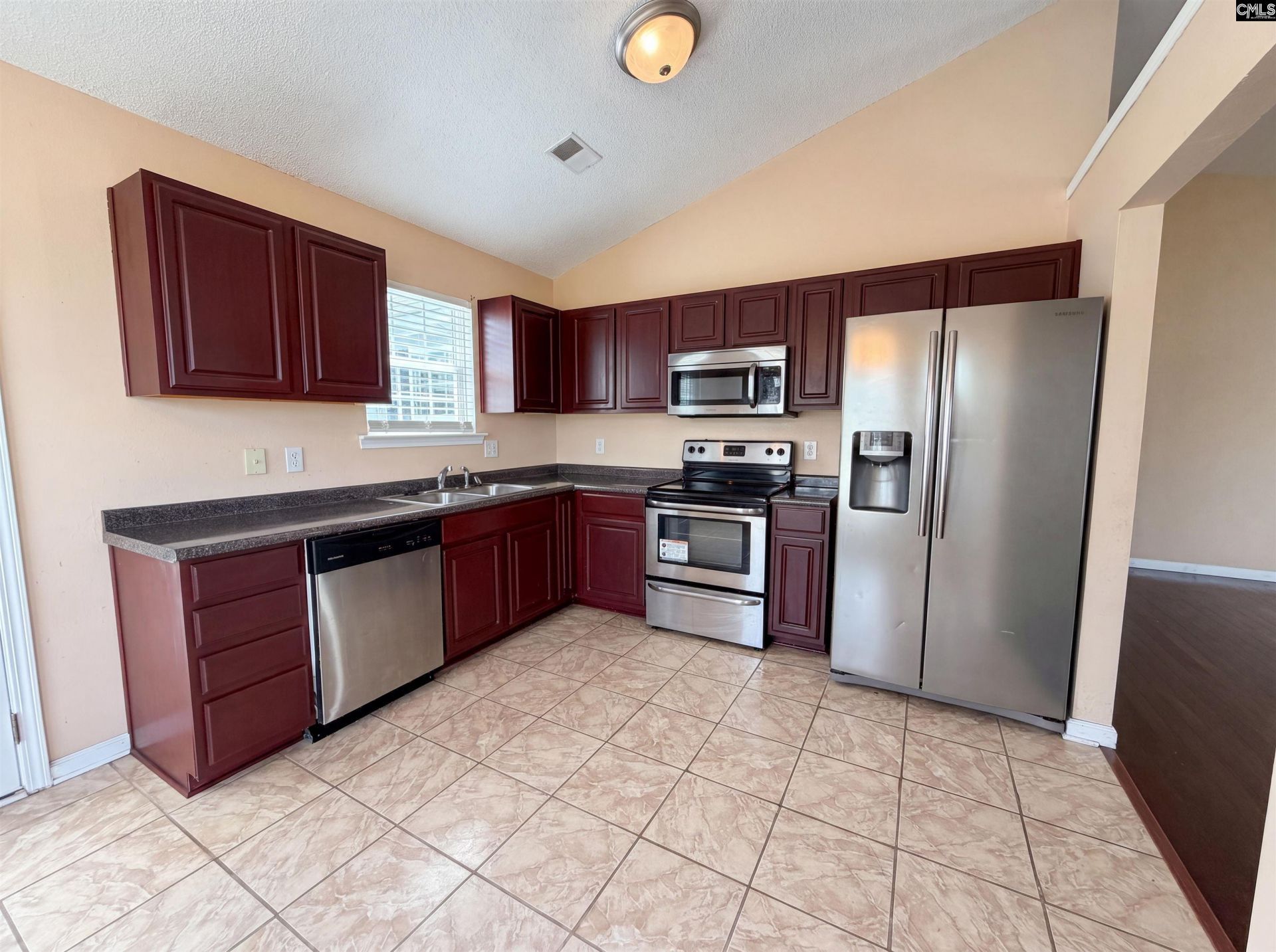 316 Legend Oaks Drive  Photo 12