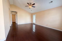 316 Legend Oaks Drive photo 4