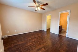 316 Legend Oaks Drive photo 4