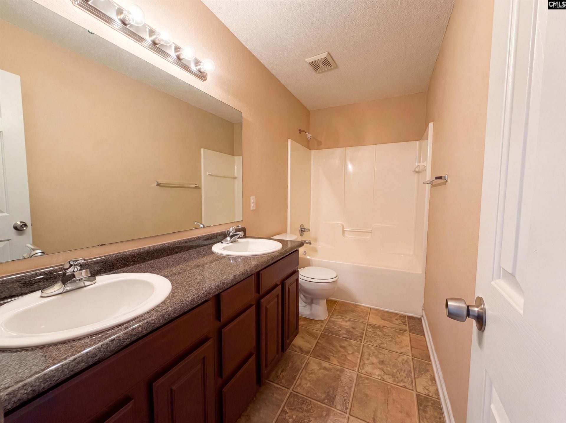 316 Legend Oaks Drive  Photo 8