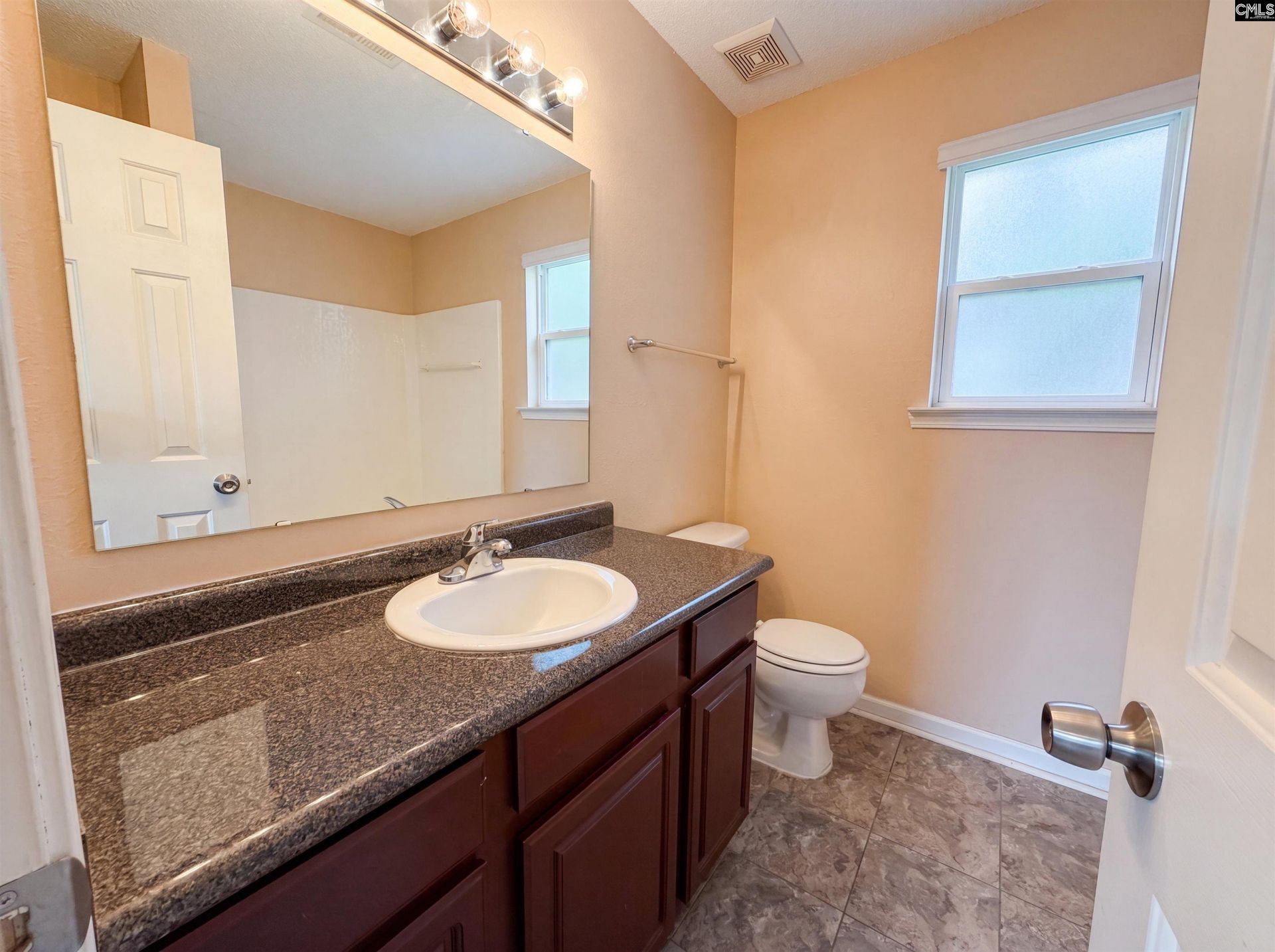 316 Legend Oaks Drive  Photo 9