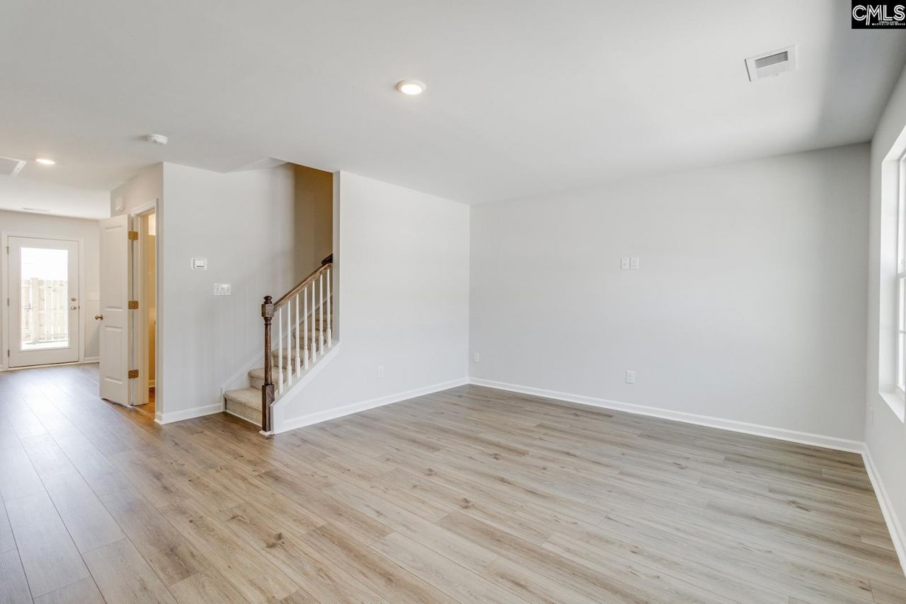 3056 Harborview Drive  Photo 4