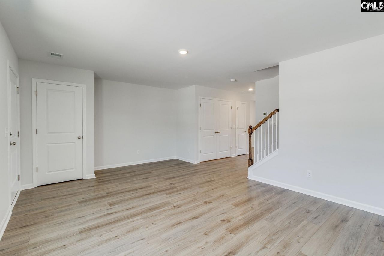 3056 Harborview Drive  Photo 5