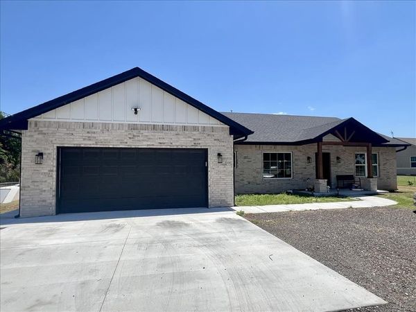 2241 Old Highway 81 , Chickasha, OK 73018