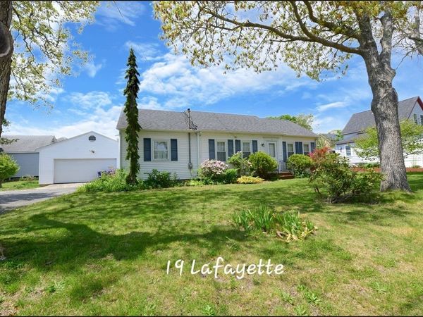 19 Lafayette Ave, Bourne, MA 02532