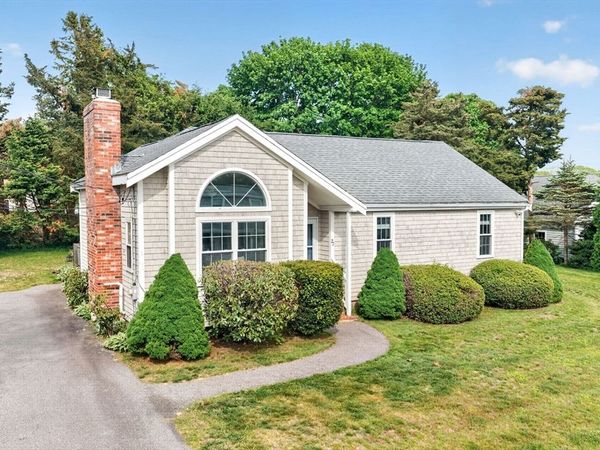 27 Bellavista Dr, Bourne, MA 02559