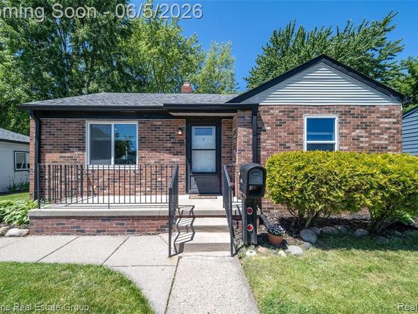 15165 Garden Street , Livonia, MI 48154