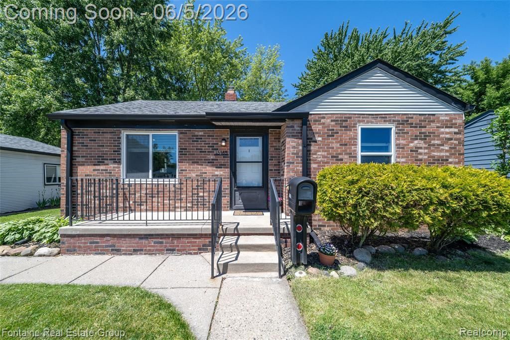 15165 Garden Street, Livonia, MI 48154 Main Photo