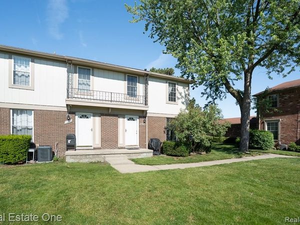 35226 Tall Oaks Drive , Sterling Heights, MI 48312