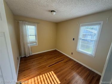3418 Harding Street , Dearborn, MI 48124