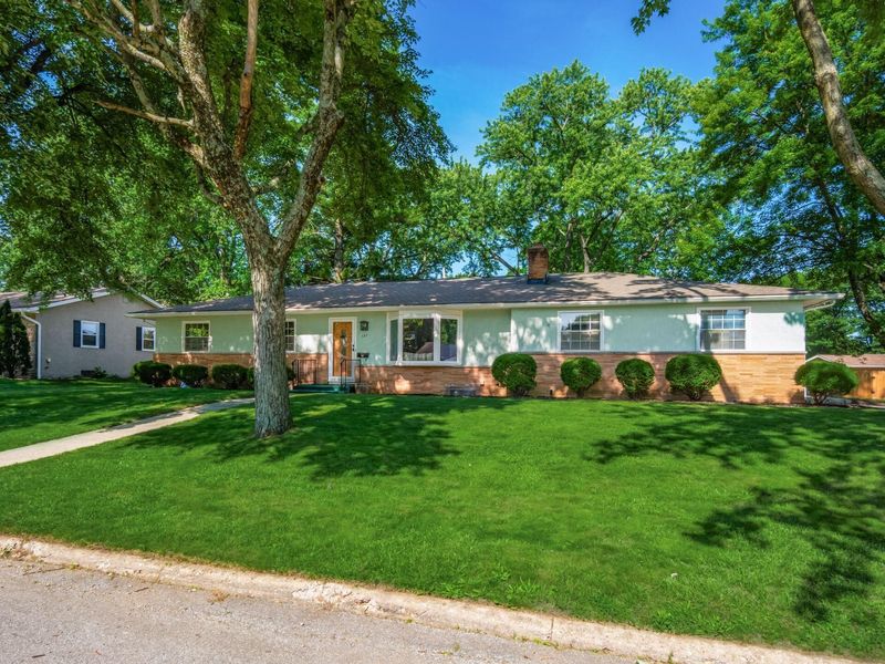 121 Sierra Drive, Columbus, OH 43230 Photo 2
