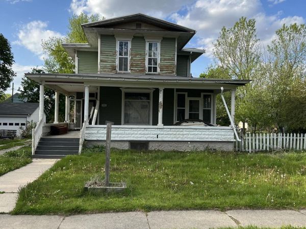 711 E Walworth Ave, Delavan, WI 53115