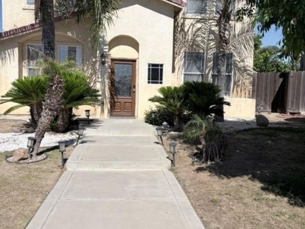 402 Rian Noelle Ct, Bakersfield, CA 93308