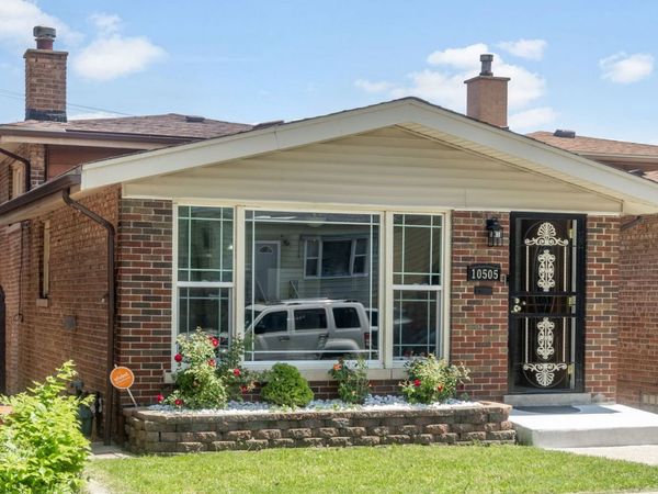 10505 S Avenue F , Chicago, IL 60617