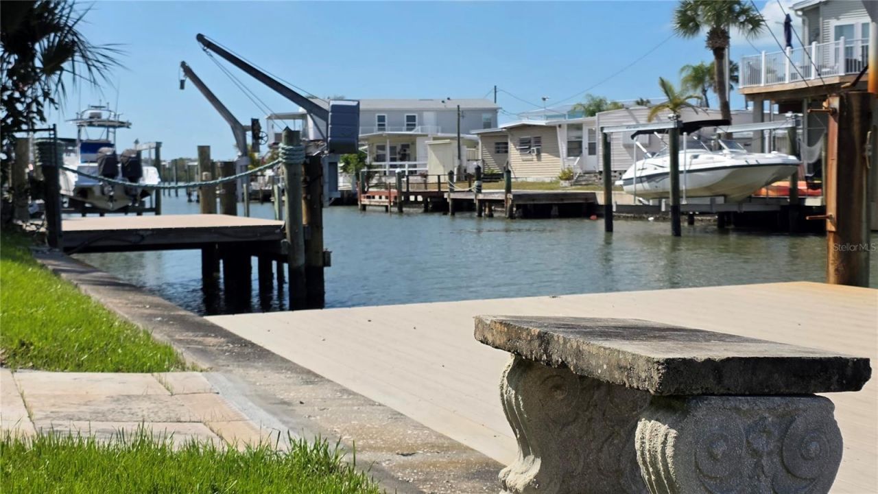 8521 42nd Avenue N, Saint Petersburg, FL 33709 Photo