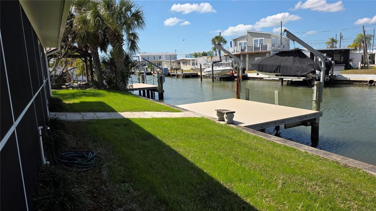 8521 42nd Avenue N, Saint Petersburg, FL 33709 Photo