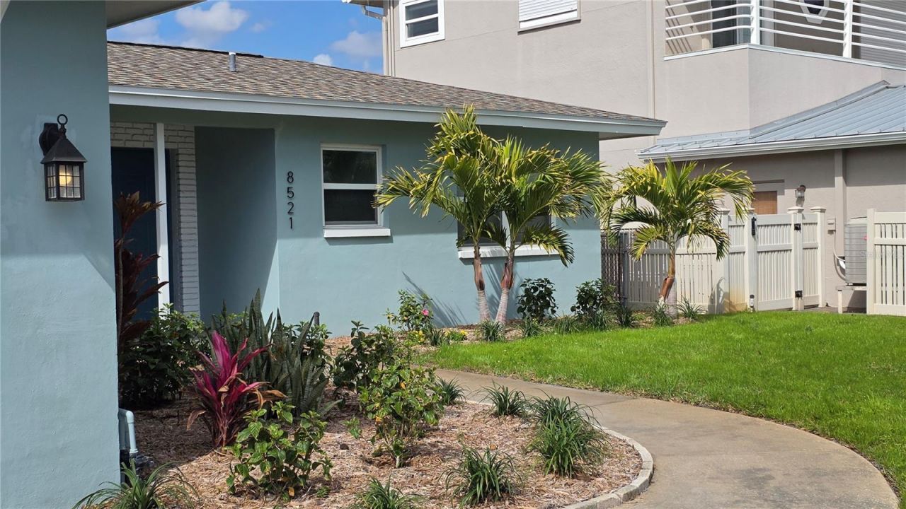 8521 42nd Avenue N, Saint Petersburg, FL 33709 Photo
