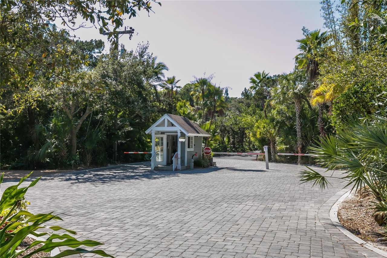 7219 Pine Needle Road, Sarasota, FL 34242 Photo