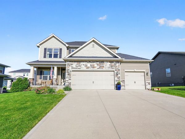 5308 NW 162nd Court, Urbandale, IA 50323