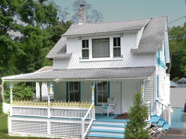 387 North Country Road , Setauket, NY 11733